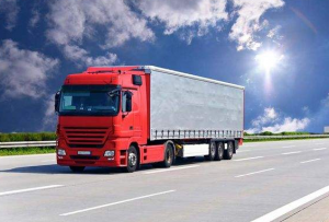 “海運VS空運：國際貨運代理成本與時效對比”-鑫漢物流